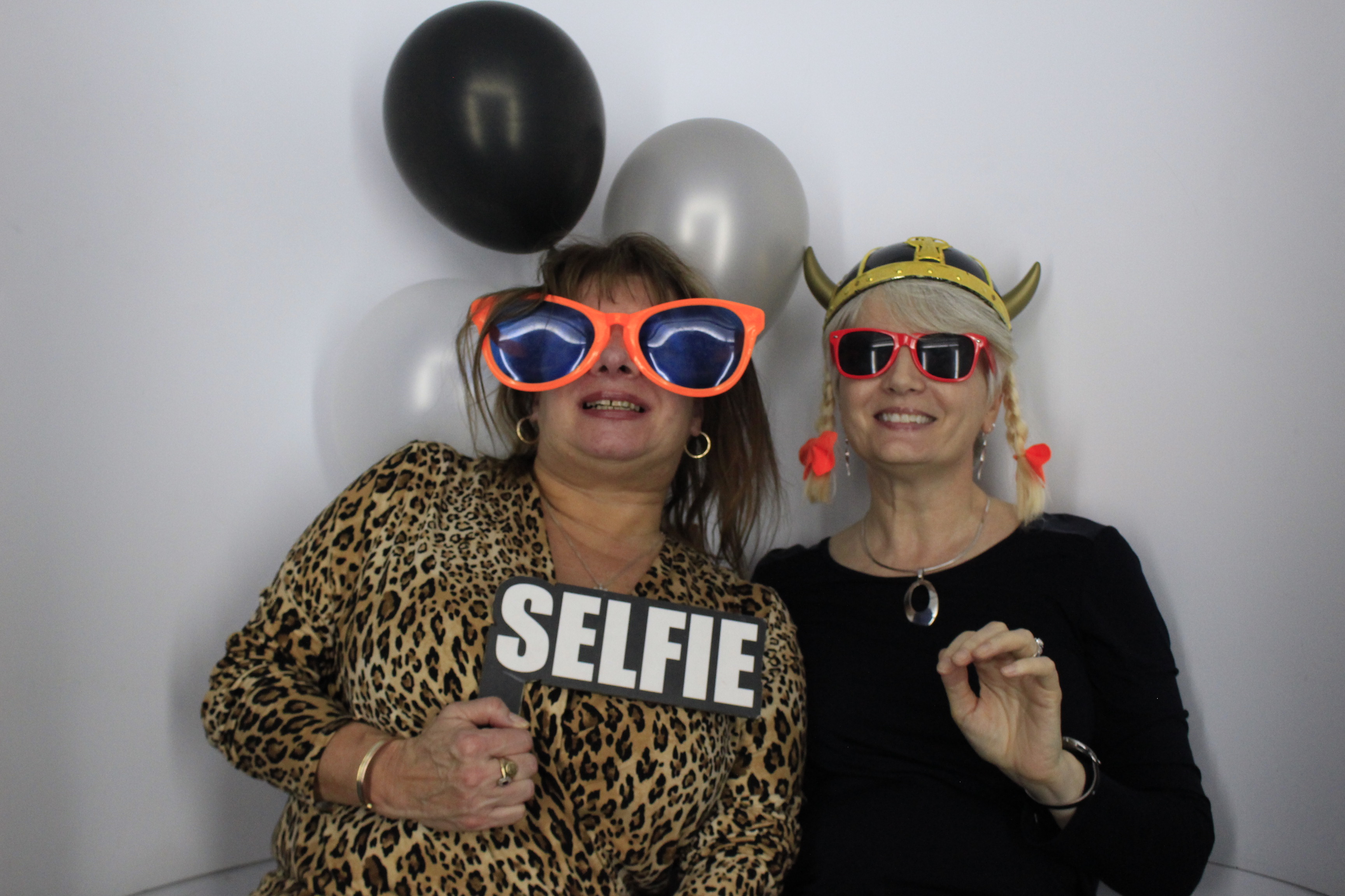 Darren and sarah’s 40th birthday celebration | View more photos from the event at gallery.myphotoboothexperience.co.uk/u/MyPhotoBoothExperienceLtd/Darren-and-sarah’s-40th-birthday-celebration